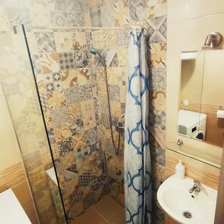 Close To Sandy ספליט