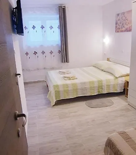 Close To Sandy Spalato